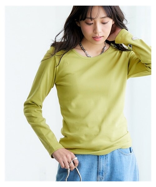 nissen（ニッセン）の「綿100%フライス素材クルーネックロングTシャツ（Tシャツ/カットソー・レディース・黒/オフホワイト/チャコール/ダスティーピンク/ディープグリーン/ワイン/カーキグレー/ライトグレー/ブルー/コーラルピンク/ピスタチオ/ラベンダー/ミントグリーン・S/M/L/LL/3L）」の15枚目の写真