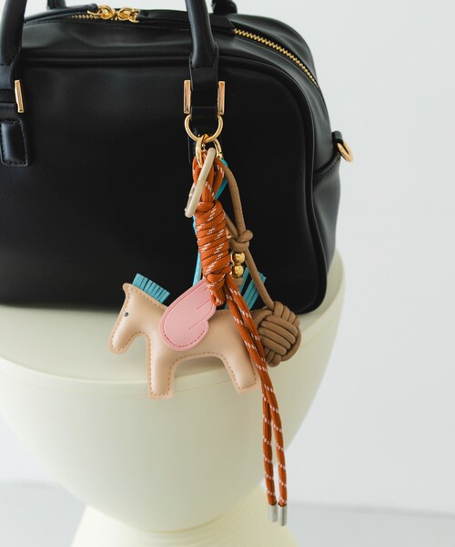 RODE SKO（ロデスコ）の「チャームセットボストンバッグ（ボストンバッグ・レディース・BROWN/BLACK/CAMEL・one）」の13枚目の写真