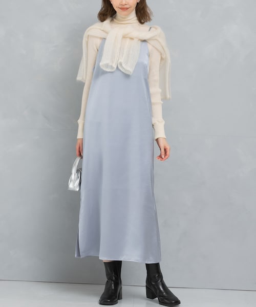 URBAN RESEARCH ROSSO（アーバンリサーチロッソ）の「サテンキャミワンピース（ワンピース・レディース・KHK.BROWN/L.BEIGE/BLUEGRAY・FREE）」の3枚目の写真