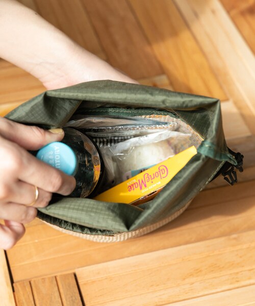 ITEMS URBANRESEARCH（アイテムズ アーバンリサーチ）の「ボトルキーパーバッグ（ショルダーバッグ・レディース・BEIGE/KHAKI/BLACK・one）」の9枚目の写真