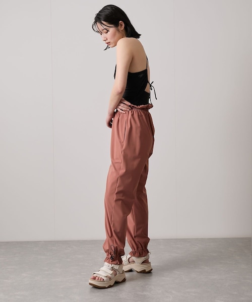 NERGY(ナージー)の「【speedo】ステイフィットギャザーパンツ(その他パンツ・レディース・ブラック/レンガ/カーキ・M)」の8枚目の写真