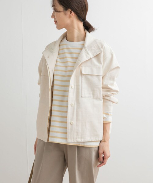 URBAN RESEARCH DOORS(アーバンリサーチドアーズ)の「ミリタリースタンドカラージャケット(ミリタリージャケット・レディース・NATURAL/KHAKI・M)」の4枚目の写真