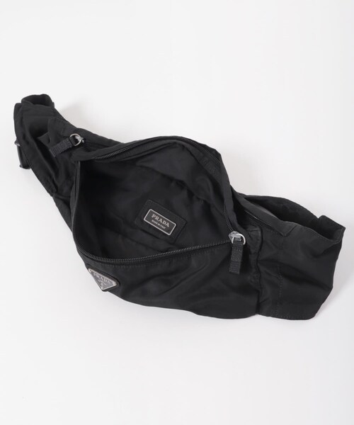 URBAN RESEARCH（アーバンリサーチ）の「VINTAGE　プラダ90sトライアングルロゴショルダー（ボディバッグ/ウエストポーチ・レディース・-・-）」の7枚目の写真