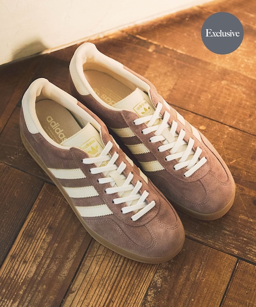 URBAN RESEARCH DOORS(アーバンリサーチドアーズ)の「adidas EXCLUSIVE GAZELLE INDOOR(スニーカー・メンズ・BROWN/INDIGO・25.5/26/26.5/27/27.5/28/28.5/29)」の1枚目の写真