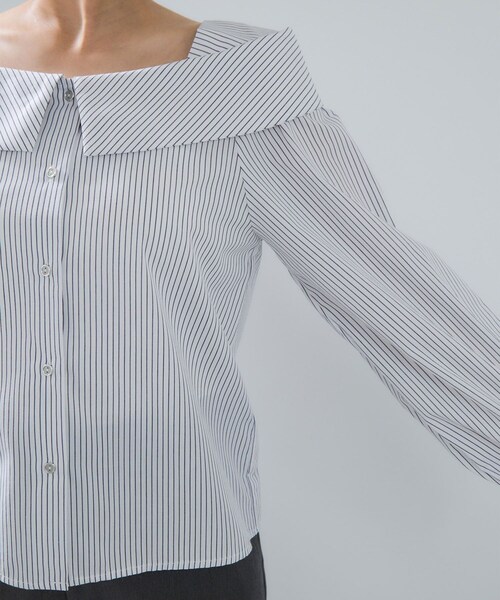 VIS（ビス）の「オフショルライクロングスリーブブラウス/イージーケア（シャツ/ブラウス・レディース・ホワイト系/ネイビー/ブルー系・F）」の22枚目の写真