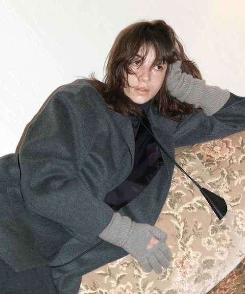 ADAM ET ROPE'（アダムエロペ）の「【EMOELLE】カシミヤロングニットグローブ（手袋・レディース・グレー系/オフホワイト/ベージュ系・F）」の14枚目の写真