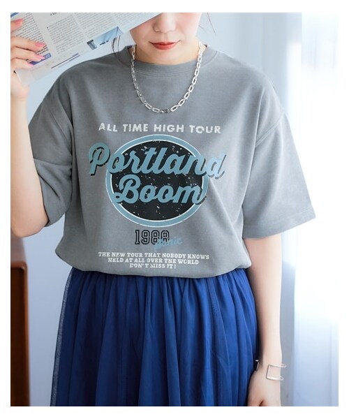 nissen（ニッセン）の「ピグメントライクビンテージ風オーバーサイズプリントTシャツ＜大きいサイズ有＞（Tシャツ/カットソー・レディース・チャコールグレ―:スクエアロゴ/ブルー:フラワーロゴ/ピンク:カレッジロゴ/グレー:ポップロゴ/グレイッシュカーキ:ワッペンロゴ・S~M/L~LL/3L~4L/5L~6L）」の10枚目の写真