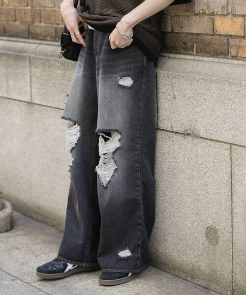 SENSE OF PLACE by URBAN RESEARCH（センスオブプレイスバイアーバンリサーチ）の「『ユニセックス』ダメージデニムワイドパンツ（デニムパンツ・メンズ・BLACK/D.INDIGO・M/L）」の5枚目の写真