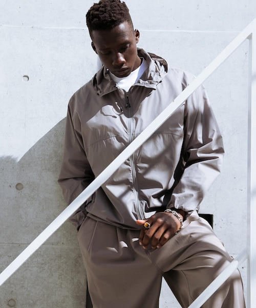 URBAN RESEARCH（アーバンリサーチ）の「new basic　Nylon Rip Stop Wind Parka（テーラードジャケット・メンズ・GRAY/BLACK/KHAKI・M/L/XL）」の2枚目の写真