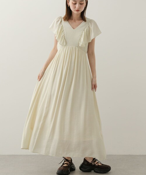 SENSE OF PLACE by URBAN RESEARCH(センスオブプレイスバイアーバンリサーチ)の「Vネックウエストマークフリルワンピース(ワンピース・レディース・BLACK/IVORY/L.BLUE・COMPACT/one)」の13枚目の写真