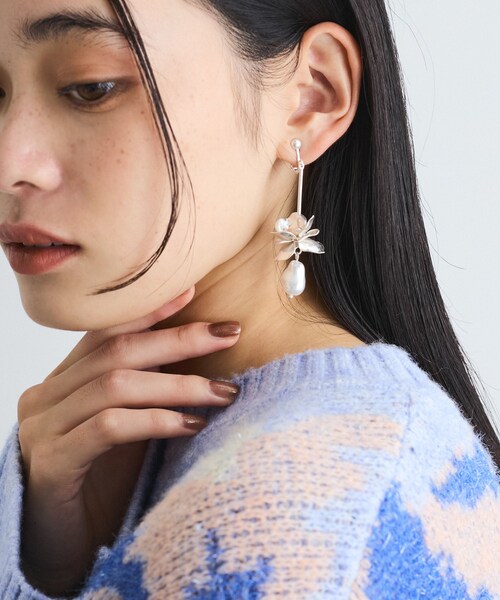 VIS（ビス）の「メタルフラワーイヤリング（イヤリング・レディース・ゴールド/シルバー・F）」の12枚目の写真