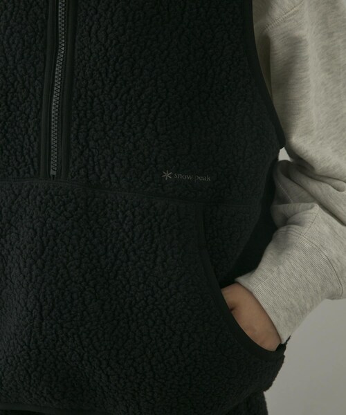 URBAN RESEARCH DOORS(アーバンリサーチドアーズ)の「『別注』Snow Peak Apparel×DOORS ThermalBoa FleeceVest(ベスト・レディース・グレー/ブラック・FREE)」の9枚目の写真
