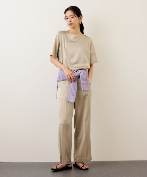 ROPE'（ロペ）の「ドレープサテンティーブラウス/セットアップ対応・イージーケア（シャツ/ブラウス・レディース・ブラック/キャメル系/ベージュ・F）」の13枚目の写真