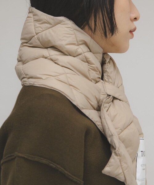 KBF（ケイビーエフ）の「TAION　CITY DOWN SCARF（マフラー・レディース・BLACK/G.BEIGE・One）」の11枚目の写真