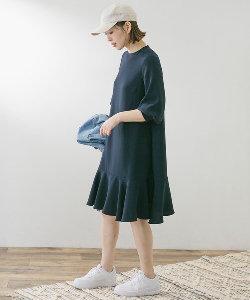 URBAN RESEARCH ROSSO（アーバンリサーチロッソ）の「F by ROSSO　ジョーゼット裾フレアワンピース∴（ワンピース・レディース・NAVY/L/GRAY/BEIGE・FREE）」の20枚目の写真