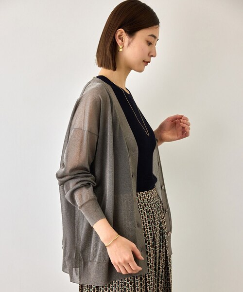 ROPE'（ロペ）の「シアーラメVネックニットカーディガン/イージーケア（カーディガン/ボレロ・レディース・チャコール/ベージュ・F）」の6枚目の写真