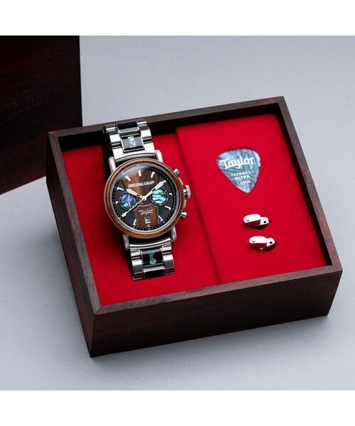 ORIGINAL GRAIN(オリジナルグレイン)の「Alterra Chronograph 44mm - ORIGINAL GRAIN × TAYLOR GUITARS (Cameroon Ebony/Stainless Steel)(アナログ腕時計・メンズ・シルバー・44mm)」の2枚目の写真