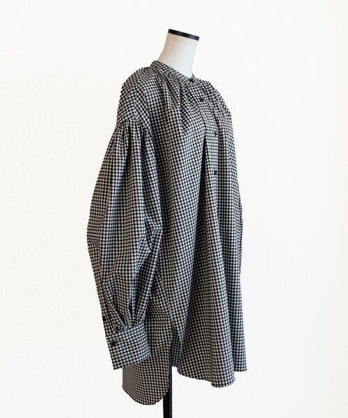 Marient（マリエント）の「ギンガムチェックギャザーBL（シャツ/ブラウス・レディース・ホワイト・FREE）」の2枚目の写真