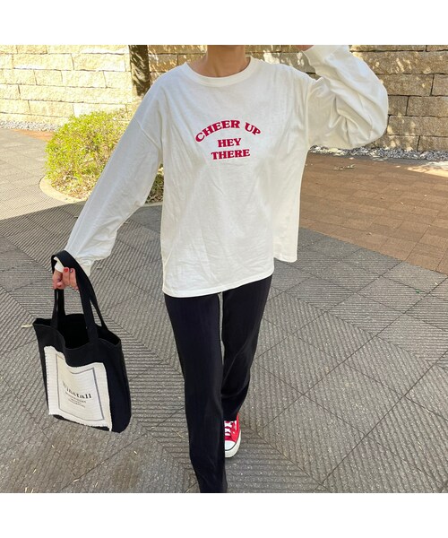 copine（コピン）の「カラー刺繍ビッグロゴロンTEE(3color)（Tシャツ/カットソー・レディース・オフ×グリーン/オフ×レッド/チャコールブラック×オフ・ワンサイズ）」の3枚目の写真