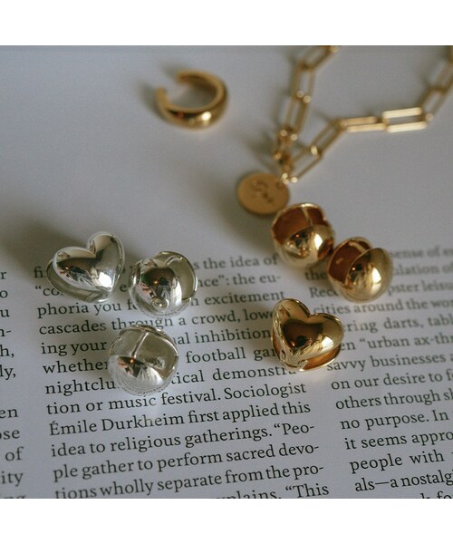 Ops.(オプス)の「Silver925 Macaroons Earrings Palourde -パルルド-(ピアス(両耳用)・レディース・シルバー/ゴールド・ボール/ハート)」の3枚目の写真