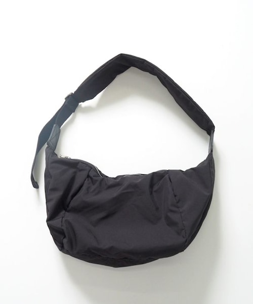 Crisp（クリスプ）の「パフショルダーバッグ[c3k3016b]（ショルダーバッグ・レディース・ブラック/アイボリー・FREE）」の4枚目の写真