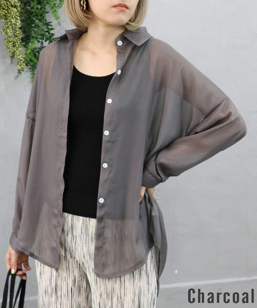 Sheson（シーズン）の「シャイニーシアーシャツ（シャツ/ブラウス・レディース・オレンジ/グレー/パープル/ブルー/ベージュ・F）」の2枚目の写真