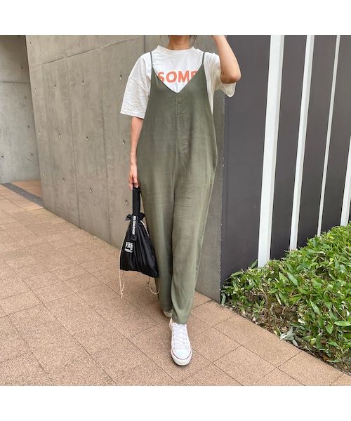 copine(コピン)の「シンプルキャミワイドサロペット(2color)(サロペット/オーバーオール・レディース・ブラック/カーキ・ワンサイズ)」の2枚目の写真
