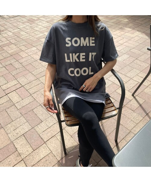 copine（コピン）の「サイドスリットビッグロゴプリントTシャツ(4color)（Tシャツ/カットソー・レディース・オフ/ピスタチオ/チャコール/ブラック・F）」の3枚目の写真