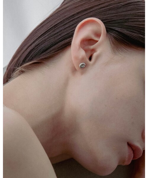 Scat(スキャット)の「"Bean" pierce (SILVER/両耳用)(ピアス(両耳用)・レディース・シルバー・縦:約8mm 横:約6.3mm 厚み約3mm)」の5枚目の写真