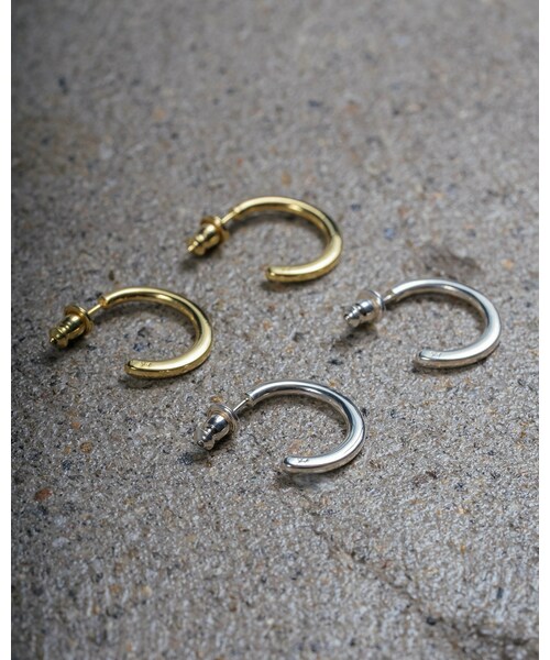 Scat（スキャット）の「"Proto" hoop pierce（GOLD/両耳用）（ピアス（両耳用）・レディース・ゴールド・内径: 約12mm 線径: ポスト付近約2.0mm・先端約2.5mm ポスト線径: 0.75mm）」の6枚目の写真