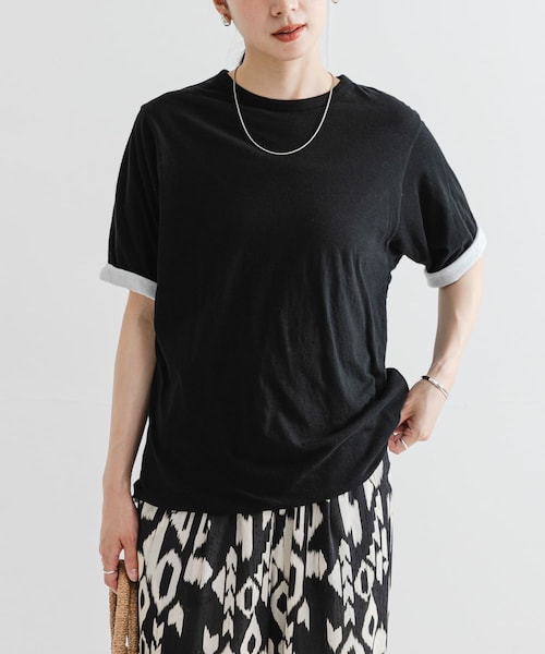 URBAN RESEARCH(アーバンリサーチ)の「リバーシブルTシャツ(Tシャツ/カットソー・レディース・RED×BEIGE/KHAKI×WHT/BLACK×OFF・FREE)」の1枚目の写真
