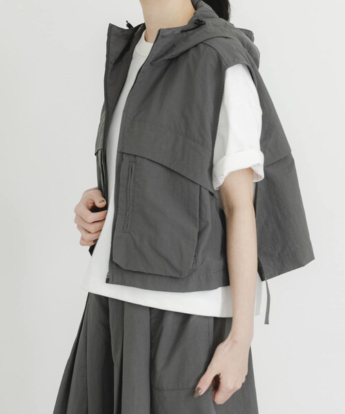 EKAL（エカル）の「DRY OUT SHORT LENGTH T-SHIRTS（Tシャツ/カットソー・レディース・ホワイト/アイボリー/ピンク/チャコール・One）」の16枚目の写真