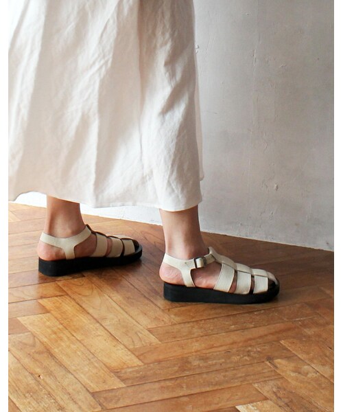 pelleterno(ペレテルノ)の「pelleterno(ペレテルノ) フィッシャーマンサンダル(サンダル・レディース・ホワイト・M)」の1枚目の写真