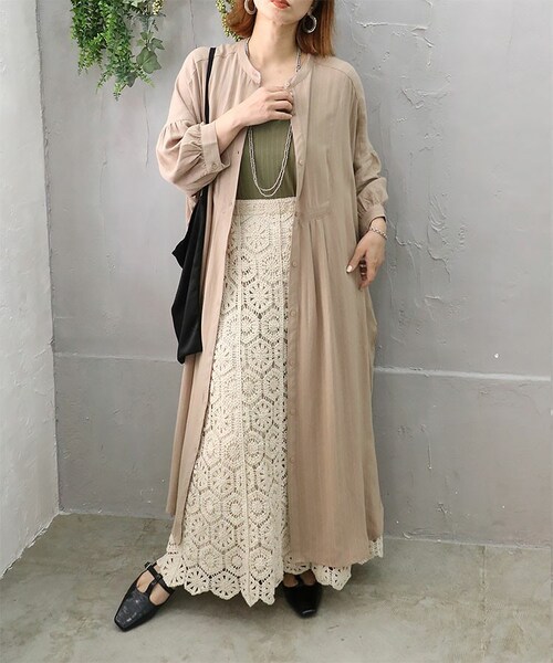 Sheson（シーズン）の「ノーカラーリネンストライプワンピース（シャツワンピース・レディース・ホワイト/ベージュ・F）」の2枚目の写真