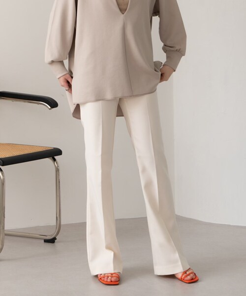 LAULEN（ローレン）の「semiflare wide slacks（スラックス・レディース・ブラック/アイボリー/オリーブ・S/M）」の2枚目の写真
