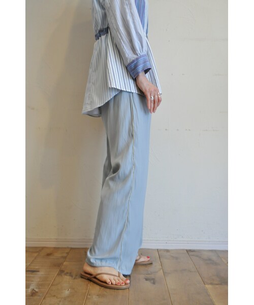 RehersalL（リハーズオール）の「ビジューラインイージーパンツ（その他パンツ・レディース・ベージュ/ブルー/ブラック・one）」の3枚目の写真