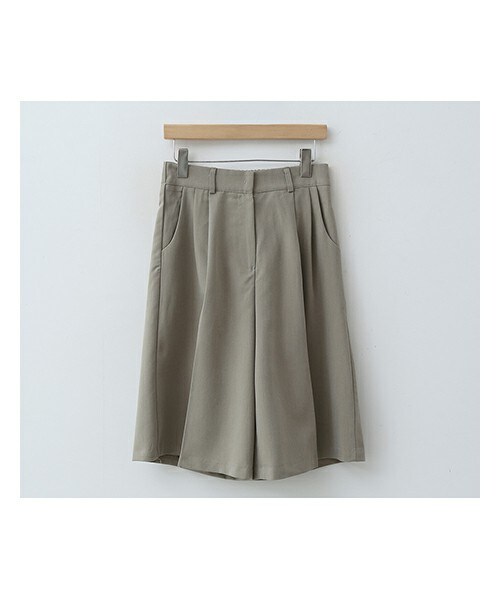 ENVYLOOK（エンビールック）の「バックゴムダブルタックワイドハーフパンツ（その他パンツ・レディース・베이지/그린/블랙・S(25-26)/M(27-28)/L(29-30)）」の3枚目の写真