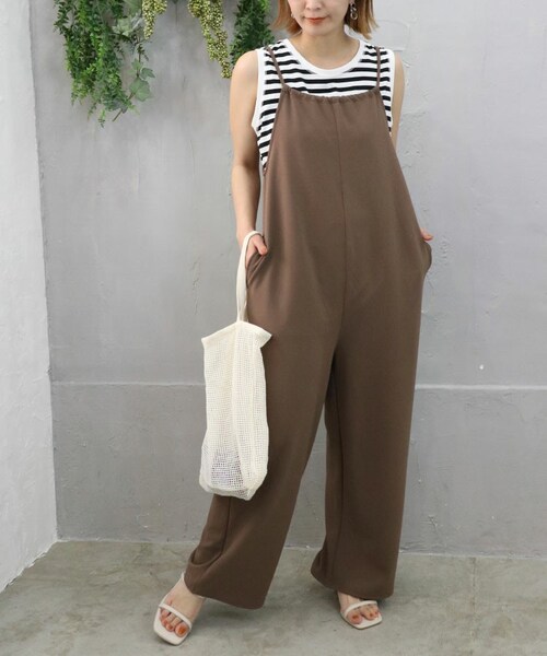 Sheson(シーズン)の「カットジョーゼットサロペット(サロペット/オーバーオール・レディース・ブラック/ブラウン・F)」の2枚目の写真