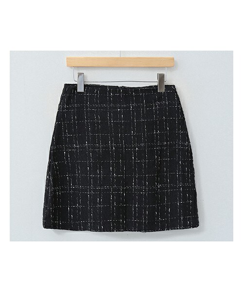 ENVYLOOK(エンビールック)の「チェックツイードAラインミニスカート(スカート・レディース・화이트/블랙・S(25-26)/M(27-28)/L(29-30)/M(27-28) )」の2枚目の写真