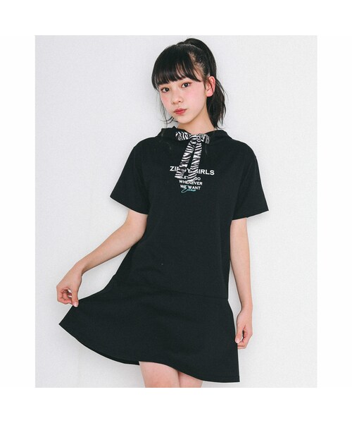 ZIDDY(ジディ)の「ロゴプリント リボン フード ワンピース (130~160cm)(ワンピース・キッズ・パープル/ブラック・150)」の2枚目の写真