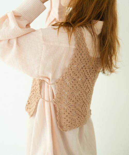 Crisp（クリスプ）の「フラワークロシェタンク[c1k3082]（タンクトップ・レディース・アイボリー/カーキ/ピンクベージュ・FREE）」の4枚目の写真