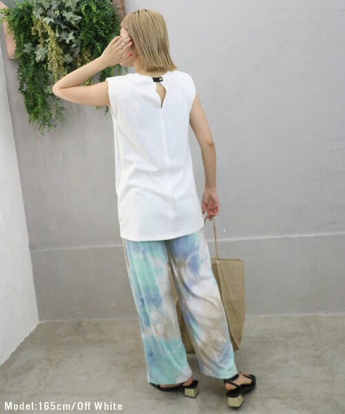 Sheson(シーズン)の「ショルダーパッドバックグログランチュニック(Tシャツ/カットソー・レディース・ホワイト/ブルー/ベージュ/ブラック・F)」の1枚目の写真