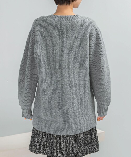 URBAN RESEARCH ROSSO（アーバンリサーチロッソ）の「アルパカ混カーブスリーブVネックプルオーバー（ニット/セーター・レディース・GRAY/PINK/NAVY・Free）」の5枚目の写真