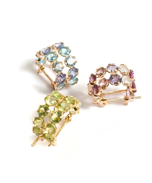 Ops.（オプス）の「Multi Color Gem  Hoop Pierce MAROLOKKO -マロロッコ-（ピアス（両耳用）・レディース・マルチカラー/ブルー/グリーン/ピンク・ONE SIZE）」の4枚目の写真