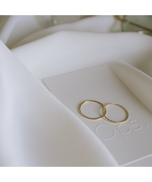 Ops.（オプス）の「18K Dantiy Skinny Stacking RIng SILPHA -シルファ-（リング・レディース・ゴールド・イエローゴールド）」の2枚目の写真