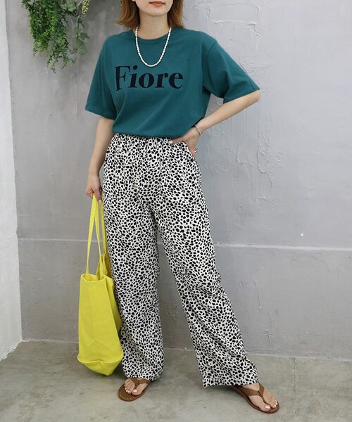 Sheson（シーズン）の「FioreロゴTee（Tシャツ/カットソー・レディース・ホワイト/ベージュ/グリーン・F）」の3枚目の写真
