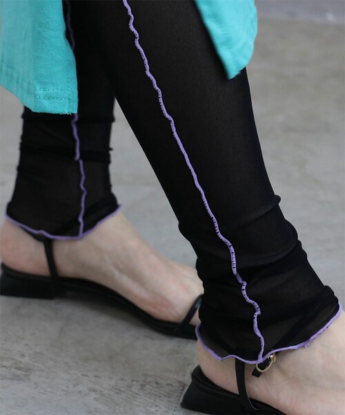 Sheson（シーズン）の「メロウシアーレギンス（レギンス/スパッツ・レディース・パープル/グリーン/ホワイト/ブラック・F）」の3枚目の写真