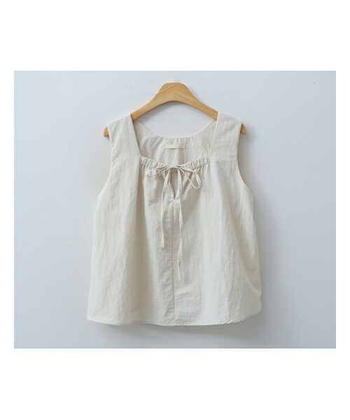 ENVYLOOK（エンビールック）の「フロントリボンスクエアネックノースリーブブラウス（シャツ/ブラウス・レディース・그외/그린/화이트/베이지・FREE(44-66)）」の2枚目の写真