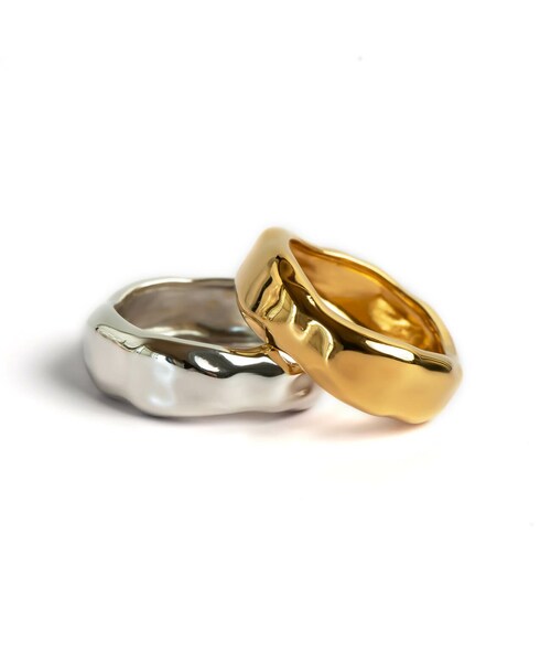 Ops.（オプス）の「Silver925 Hammered Wide Ring MOLUNE-RING -モルン・リング-（リング・レディース・シルバー/イエローゴールド・9号・11号・13号・15号）」の3枚目の写真