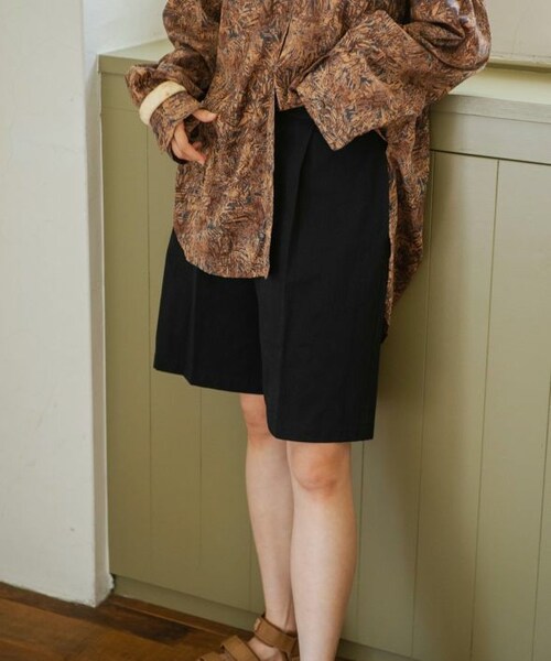 Crisp（クリスプ）の「タックハーフパンツ[c2R3096]（その他パンツ・レディース・ブラック/ブラウン/アイボリー・FREE）」の3枚目の写真